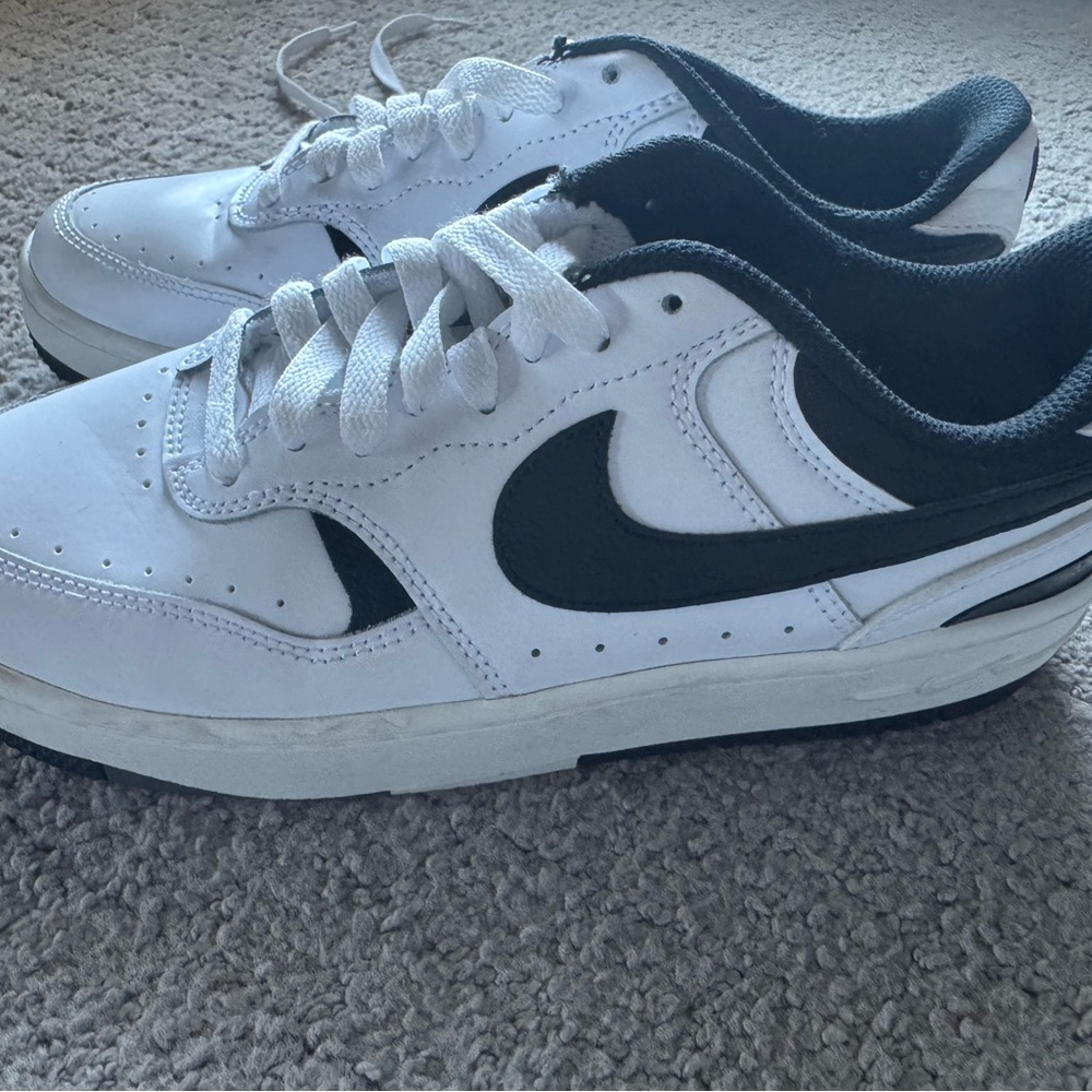 EEUC Nike Gamma Force Women’s and Black Sneakers